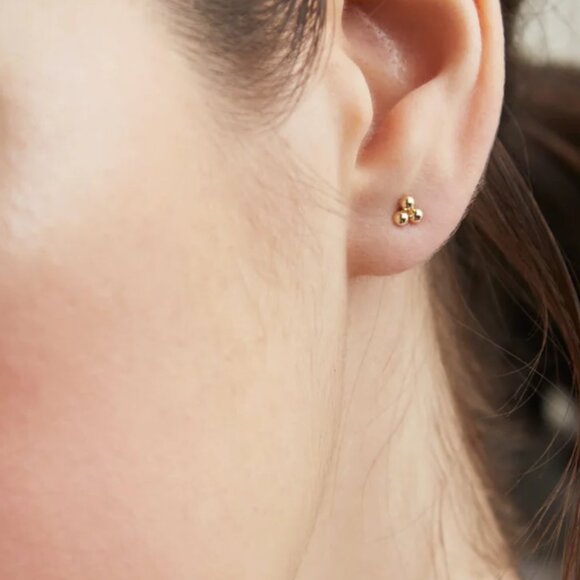 Dot Studs 3 Dot Stud Earrings Dainty Gold Minimalist Hypoallergenic Jewelry CUTE - Picture 13 of 13